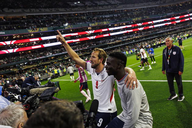 Mexico v England: Round Of 16 - FIFA World Cup, WM, Weltmeisterschaft, Fussball 2026 Mexico City, Mexico - July 5: Harry Kane (L) and Bukayo Saka of England (R) celebrate after winning the FIFA World Cup 2026 Round Of 16 match between Mexico and England at Mexico City Stadium on July 5, 2026 in Mexico City, Mexico Mexico City Mexico City Stadium Mexico Mexico Copyright: xLatinxSportxImagesx