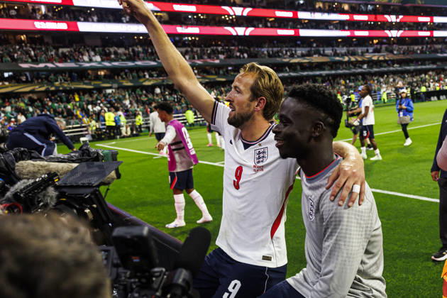 Mexico v England: Round Of 16 - FIFA World Cup, WM, Weltmeisterschaft, Fussball 2026 Mexico City, Mexico - July 5: Harry Kane (L) and Bukayo Saka of England (R) celebrate after winning the FIFA World Cup 2026 Round Of 16 match between Mexico and England at Mexico City Stadium on July 5, 2026 in Mexico City, Mexico Mexico City Mexico City Stadium Mexico Mexico Copyright: xLatinxSportxImagesx