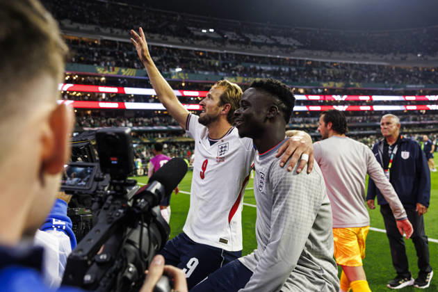 Mexico v England: Round Of 16 - FIFA World Cup, WM, Weltmeisterschaft, Fussball 2026 Mexico City, Mexico - July 5: Harry Kane (L) and Bukayo Saka of England (R) celebrate after winning the FIFA World Cup 2026 Round Of 16 match between Mexico and England at Mexico City Stadium on July 5, 2026 in Mexico City, Mexico Mexico City Mexico City Stadium Mexico Mexico Copyright: xLatinxSportxImagesx