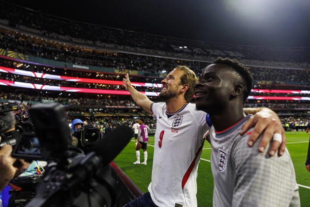 Mexico v England: Round Of 16 - FIFA World Cup, WM, Weltmeisterschaft, Fussball 2026 Mexico City, Mexico - July 5: Harry Kane (L) and Bukayo Saka of England (R) celebrate after winning the FIFA World Cup 2026 Round Of 16 match between Mexico and England at Mexico City Stadium on July 5, 2026 in Mexico City, Mexico Mexico City Mexico City Stadium Mexico Mexico Copyright: xLatinxSportxImagesx