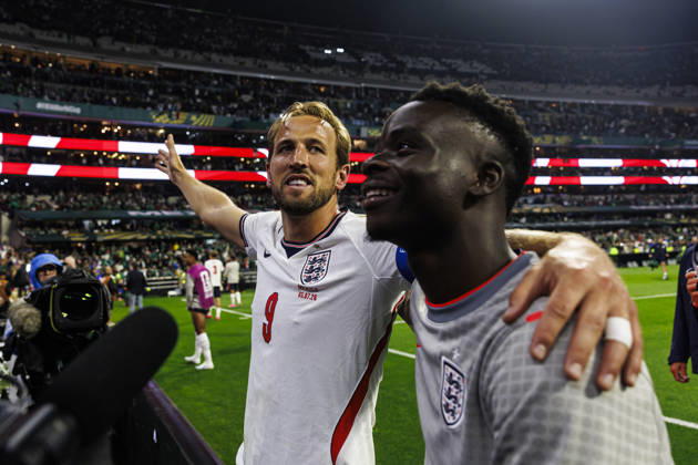 Mexico v England: Round Of 16 - FIFA World Cup, WM, Weltmeisterschaft, Fussball 2026 Mexico City, Mexico - July 5: Harry Kane (L) and Bukayo Saka of England (R) celebrate after winning the FIFA World Cup 2026 Round Of 16 match between Mexico and England at Mexico City Stadium on July 5, 2026 in Mexico City, Mexico Mexico City Mexico City Stadium Mexico Mexico Copyright: xLatinxSportxImagesx