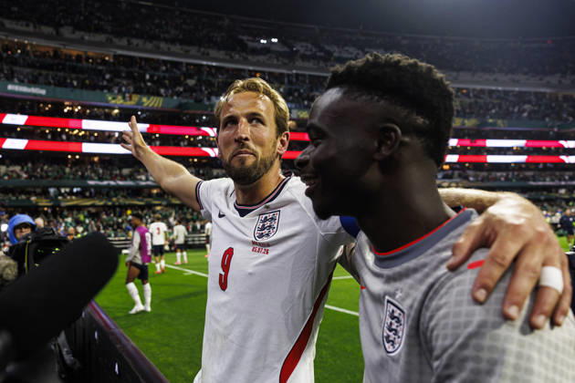 Mexico v England: Round Of 16 - FIFA World Cup, WM, Weltmeisterschaft, Fussball 2026 Mexico City, Mexico - July 5: Harry Kane (L) and Bukayo Saka of England (R) celebrate after winning the FIFA World Cup 2026 Round Of 16 match between Mexico and England at Mexico City Stadium on July 5, 2026 in Mexico City, Mexico Mexico City Mexico City Stadium Mexico Mexico Copyright: xLatinxSportxImagesx