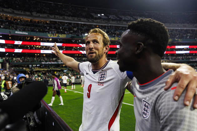 Mexico v England: Round Of 16 - FIFA World Cup, WM, Weltmeisterschaft, Fussball 2026 Mexico City, Mexico - July 5: Harry Kane (L) and Bukayo Saka of England (R) celebrate after winning the FIFA World Cup 2026 Round Of 16 match between Mexico and England at Mexico City Stadium on July 5, 2026 in Mexico City, Mexico Mexico City Mexico City Stadium Mexico Mexico Copyright: xLatinxSportxImagesx