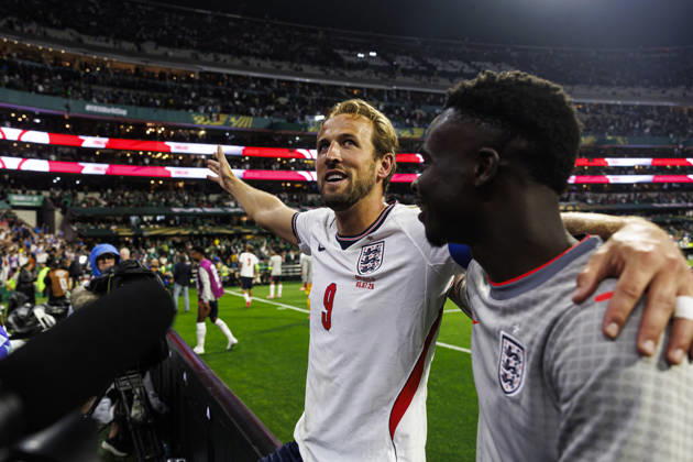 Mexico v England: Round Of 16 - FIFA World Cup, WM, Weltmeisterschaft, Fussball 2026 Mexico City, Mexico - July 5: Harry Kane (L) and Bukayo Saka of England (R) celebrate after winning the FIFA World Cup 2026 Round Of 16 match between Mexico and England at Mexico City Stadium on July 5, 2026 in Mexico City, Mexico Mexico City Mexico City Stadium Mexico Mexico Copyright: xLatinxSportxImagesx