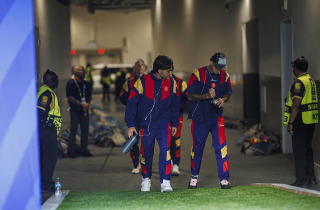 Spain vs Belgium - FIFA World Cup, WM, Weltmeisterschaft, Fussball 2026 - 10 07 2026 Ferran Torres of Spain (R) and Marc Pubill of Spain (R) drinking mate during the FIFA World Cup 2026 quarter finals match between Spain and Belgium at Los Angeles Stadium on July 10, 2026 in Inglewood, California, Estados Unidos Inglewood Estados Unidos Copyright: xPGSxPhotoxAgencyx