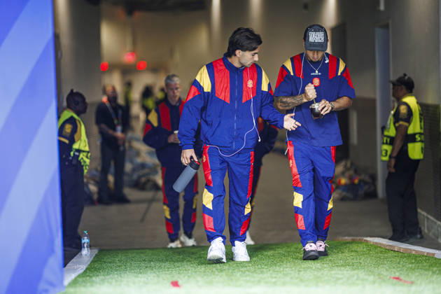 Spain vs Belgium - FIFA World Cup, WM, Weltmeisterschaft, Fussball 2026 - 10 07 2026 Ferran Torres of Spain (L) and Marc Pubill of Spain drinking mate during the FIFA World Cup 2026 quarter finals match between Spain and Belgium at Los Angeles Stadium on July 10, 2026 in Inglewood, California, Estados Unidos Inglewood Estados Unidos Copyright: xPGSxPhotoxAgencyx
