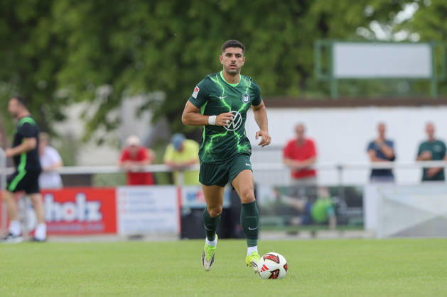 Fußball, Konstantinos Koulierakis wechselt vom VfL Wolfsburg zu AS Rom, Archivbilder