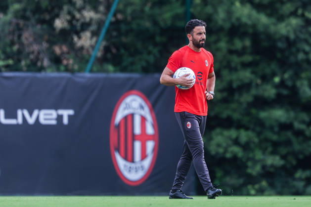 Ruben Amorim Head Coach of AC Milan looks on during Training Session AC Milan 2026 27 at Milanello in Milan, Italy Milan Milanello Milan Italy Copyright: xEPhotopressx SP24-1440-055