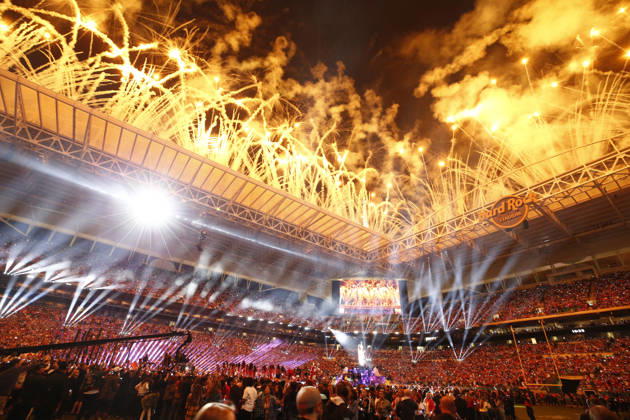 epaselect USA SUPER BOWL LIV Super Bowl LIV epaselect epa08189442 Colombian singer Shakira and US singer Jennifer Lopez perform during halftime of the National Football League s Super Bowl LIV at Hard Rock Stadium in Miami Gardens, Florida, USA, 02 February 2020. MIAMI GARDENS United States  Copyright: xLARRYxW.xSMITHx