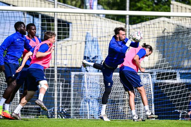 Gent s goalkeeper Kjell Peersman and Gent s Christian Burgess pictured in action during the summer training camp of Belgian first division soccer team KAA Gent in De Lutte, Losser, the Netherlands on Tuesday 14 July 2026, to prepare for the upcoming 2026-2027 season. TOM GOYVAERTS TomxGoyvaerts  x181135592x