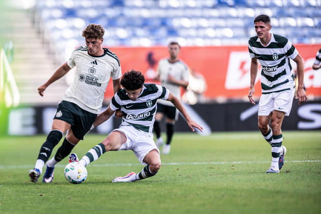 July 14, 2026, Faro, Faro, Portugal: Flavio Goncalves of Sporting CP tackles the ball during the Pre-Season Firiendly match between Sporting CP and Celtic FC at Estadio do Algarve in Faro on July 14, 2026 Sporting CP X Celtic FC - Pre-Season Friendly Desafios Betano - ZUMAg283 20260714_zsp_g283_041 Copyright: xJoaoxGregoriox