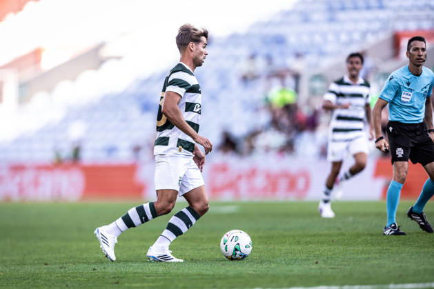 July 14, 2026, Faro, Faro, Portugal: Daniel Braganca of Sporting Clube de Portugal controls the ball during the Pre-Season Firiendly match between Sporting CP and Celtic FC at Estadio do Algarve in Faro on July 14, 2026 Faro Portugal - ZUMAg283 20260714_zsp_g283_046 Copyright: xJoaoxGregoriox