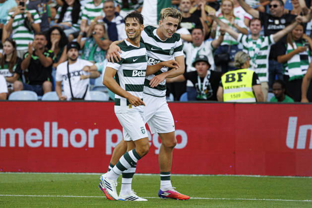 Jesse Derry and Daniel Braganca seen celebrating after scoring goal during International Friendly, Länderspiel, Nationalmannschaft game between teams of Sporting CP and Celtic FC (Ana Catarina Santana Ball Raw Images) Loule Estadio Algarve Portugal Copyright: xAnaxCatarinaxSantanax anacatarinasantana_sporting_celtic_2627_5-11