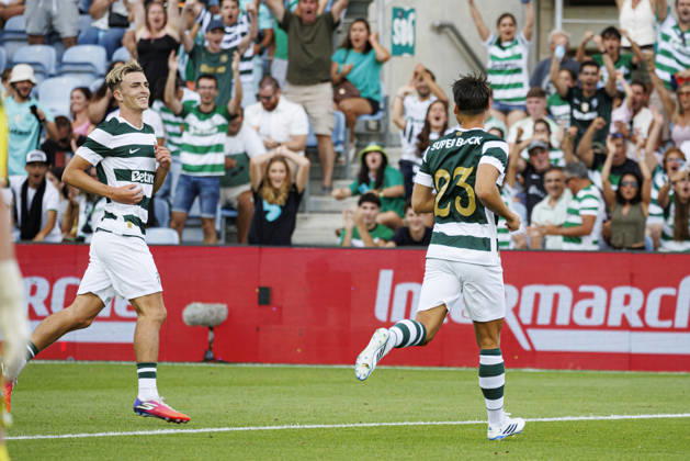 Jesse Derry and Daniel Braganca seen celebrating after scoring goal during International Friendly, Länderspiel, Nationalmannschaft game between teams of Sporting CP and Celtic FC (Ana Catarina Santana Ball Raw Images) Loule Estadio Algarve Portugal Copyright: xAnaxCatarinaxSantanax anacatarinasantana_sporting_celtic_2627_5-10