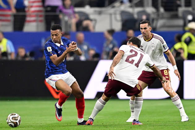 2026-07-14 France v Spain - Semi Final - FIFA World Cup, WM, Weltmeisterschaft, Fussball 2026 ARLINGTON, UNITED STATES - JULY 14: Kylian Mbappe of France, Mikel Oyarzabal of Spain, Fabian Ruiz of Spain during the Semi Final - FIFA World Cup 2026 match between France and Spain at Dallas Stadium on July 14, 2026 in Arlington, Texas. (Photo by Pablo Morano BSR Agency) Arlington United States Content not available for redistribution in The Netherlands directly or indirectly through any third parties. Copyright: xBSRxAgencyx