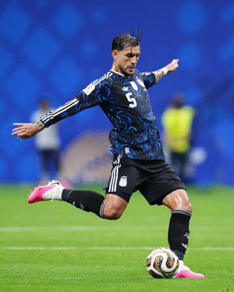 England v Argentina - FIFA World Cup, WM, Weltmeisterschaft, Fussball 2026 - Semi Finals ATLANTA, GEORGIA - JULY 15: Leandro Paredes of Argentina kicks the ball during the 2026 FIFA World Cup semifinal match between England and Argentina at Atlanta Stadium in Atlanta, Georgia, United States, on July 15, 2026. Jose Hernandez Anadolu Georgia United States. Editorial use only. Please get in touch for any other usage.  Copyright: x2026xAnadoluxJosexHernandezx