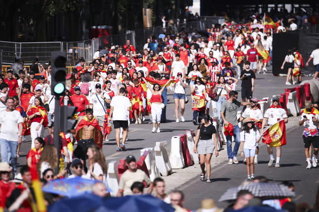 ESP Spain Celebrates 2026 World Cup Champions Fans gather at Plaza de Cibeles in Madrid to celebrate with their teammates after winning the World Cup Madrid, Spain Copyright: xAlejandroxMatiasx