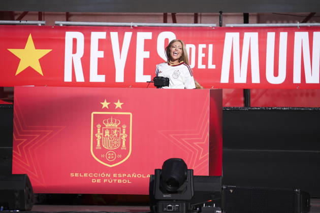 ESP Spain celebrates 2026 World Cup champion DJ Pawly at Plaza de Cibeles in Madrid, celebrating with his teammates after winning the World Cup Madrid Madrid Spain Copyright: xAlejandroxMatiasx