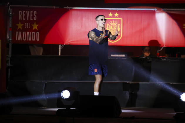 ESP Spain Celebrates 2026 World Cup Champions: Alejandro Grimaldo takes the stage at Plaza de Cibeles in Madrid, celebrating with his teammates after winning the World Cup Madrid Madrid Spain Copyright: xAlejandroxMatiasx