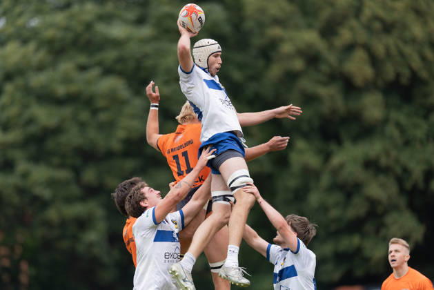 2026 German Sevens Rugby Championships: Ben Surblys TSV Handschuhsheim wins the coin toss against Hannes Adler RG Heidelberg. German Sevens Rugby Championships on July 23, 2026, in Hanover, Hanover, Lower Saxony, Germany, at Erika Fisch Stadium