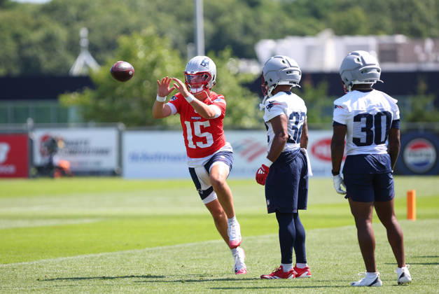 July 26, 2026; Foxborough, MA, USA;New England Patriots quarterback Behren Morton (15) participates in drills during Patriots training camp at Gillette Stadium. CSM NFL, American Football Herren, USA 2026: Patriots Training Camp JUL 26 - ZUMAc04_ 20260726_zma_c04_152 Copyright: xAnthonyxNesmithx