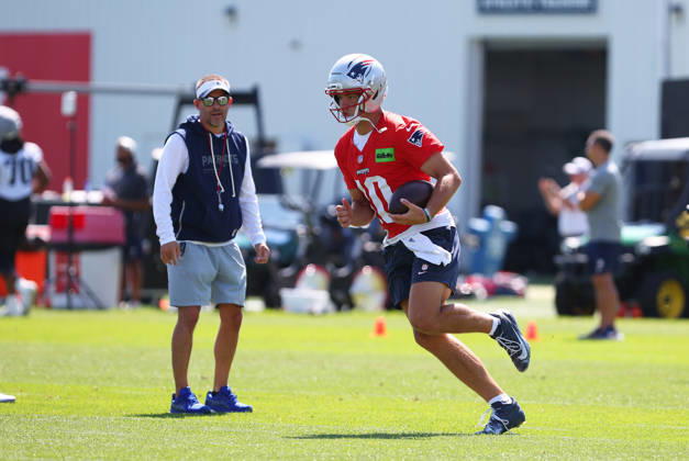 July 26, 2026; Foxborough, MA, USA; New England Patriots quarterback Drake Maye (10) participates in drills during Patriots training camp at Gillette Stadium. CSM NFL, American Football Herren, USA 2026: Patriots Training Camp JUL 26 - ZUMAc04_ 20260726_zma_c04_185 Copyright: xAnthonyxNesmithx