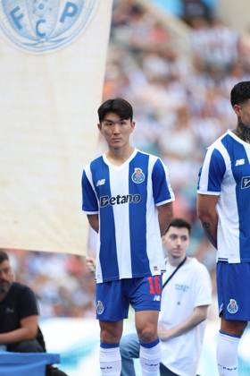 July 25, 2026, Porto, Porto, Portugal: Porto, PORTUGAL - May 16: Hwang In-beom of FC Porto in action during to the Primeira Liga match between FC Porto and CD Santa Clara at Estadio do Dragao on May 16, 2026 in Porto, Portugal Porto Portugal - ZUMAh Fc 20260725_zsp_e141_016 Copyright: xLuisxEirasx