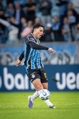 RECORD DATE NOT STATED 30th July 2026; Arena do Gremio Stadium, Porto Alegre, Brazil; Copa Sudamericana Football, Gremio versus Bolivar; Eric Noriega of Gremio passes the ball RichardxDucker DiaEsportivo