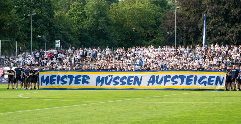 Soccer, Men s, 2026–2027 Season, Regionalliga Northeast, Matchday 2, SV Babelsberg 03 vs. FC Carl Zeiss Jena; Jena fans pictured, and Babelsberg fans demonstrated before the game in support of a promotion reform for the Regionalligas—champions must be promoted, Kompass model now, July 31, 2026, Copyright: xMatthiasxKochx