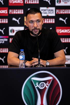 August 1, 2026, Coimbra, Coimbra, Portugal: FC Porto Head Coach Francesco Farioli talks to the press during the Supertaca Final match between FC Porto and SCU Torreense at Estadio Cidade de Coimbra in Coimbra on August 01, 2026 Coimbra Portugal - ZUMAg283 20260801_zsp_g283_207 Copyright: xJoaoxGregoriox