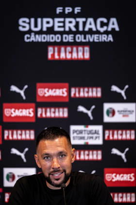 August 1, 2026, Coimbra, Coimbra, Portugal: FC Porto Head Coach Francesco Farioli talks to the press during the Supertaca Final match between FC Porto and SCU Torreense at Estadio Cidade de Coimbra in Coimbra on August 01, 2026 Coimbra Portugal - ZUMAg283 20260801_zsp_g283_209 Copyright: xJoaoxGregoriox