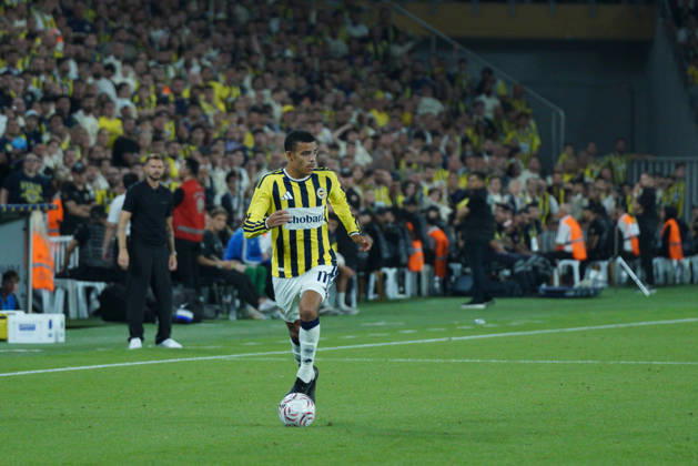 August 5, 2026, Kadikoy, Istanbul, Turkey: Mason Greenwood (C) of Fenerbahce in action during the UEFA Champions League third qualifying round match between Fenerbahce and Sturm Graz at the Chobani Stadium, Fenerbahce Sukru Saracoglu Sports Complex in Istanbul, Turkey, on August 5, 2026. UEFA Champions League Third Qualifying Round: Fenerbahce Vs Sturm Graz - ZUMAu194 20260805_zip_u194_007 Copyright: xTolgaxUluturkx