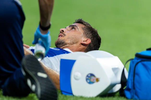 FC Porto v FC Alverca - Liga Portugal Betclic 2026 27 Andre Silva of FC Porto is seen with an injury during the FC Porto versus FC Alverca match for the Liga Portugal Betclic 2026 27 at Estadio do Dragao in Porto, Portugal, on August 9, 2026. Porto Porto Portugal Copyright: xMiguelxLemosx originalFilename:lemos-fcportox260809_npLdb