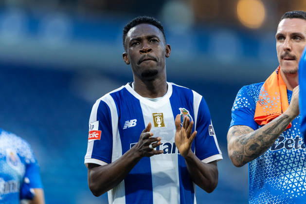 FC Porto v FC Alverca - Liga Portugal Betclic 2026 27 Zaidu Sanusi of FC Porto is seen thanking fans during the FC Porto versus FC Alverca match for the Liga Portugal Betclic 2026 27 at Estadio do Dragao in Porto, Portugal, on August 9, 2026. Porto Porto Portugal Copyright: xMiguelxLemosx originalFilename:lemos-fcportox260809_npxFS