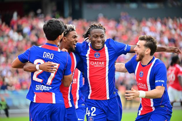 Dro Fernandez, Mbaye Ibrahim Boly, David Kvaratskhelia, Khvicha FRIENDLY SOCCER MATCH 2026 PSG vs. MANCHESTER UNITED 1–1 ULLEVI STADIUM, GOTHENBURG, SWEDEN, August 8, 2026, Jean B. AutissierAPTISTE 1–0 Mbaye Ibrahim Gothenburg Ullevaal Stadium Sweden GermanyxJapanxUKxFrancexBelgiumxOUT Copyright: xAUTISSIERxJEANxBAPTISTEx