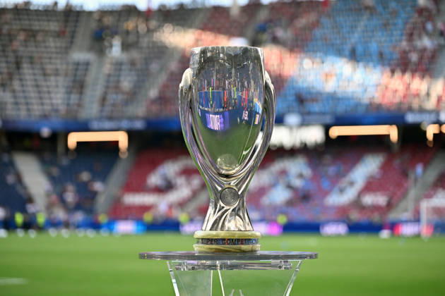 Paris Saint-Germain v Aston Villa - UEFA Super Cup SALZBURG, AUSTRIA - AUGUST 12: The UEFA Super Cup trophy is displayed at Salzburg Stadium ahead of the UEFA Super Cup match between Paris Saint-Germain and Aston Villa in Salzburg, Austria, on August 12, 2026. Isa Terli Anadolu Salzburg Austria. Editorial use only. Please get in touch for any other usage. Copyright: x2026xAnadoluxIsaxTerlix