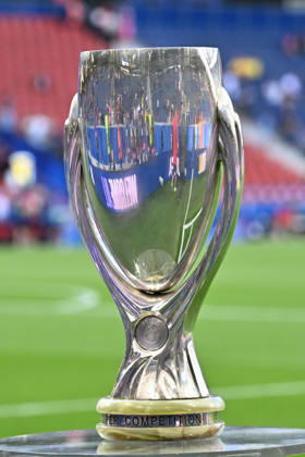 Paris Saint-Germain v Aston Villa - UEFA Super Cup SALZBURG, AUSTRIA - AUGUST 12: The UEFA Super Cup trophy is displayed at Salzburg Stadium ahead of the UEFA Super Cup match between Paris Saint-Germain and Aston Villa in Salzburg, Austria, on August 12, 2026. Isa Terli Anadolu Salzburg Austria. Editorial use only. Please get in touch for any other usage. Copyright: x2026xAnadoluxIsaxTerlix