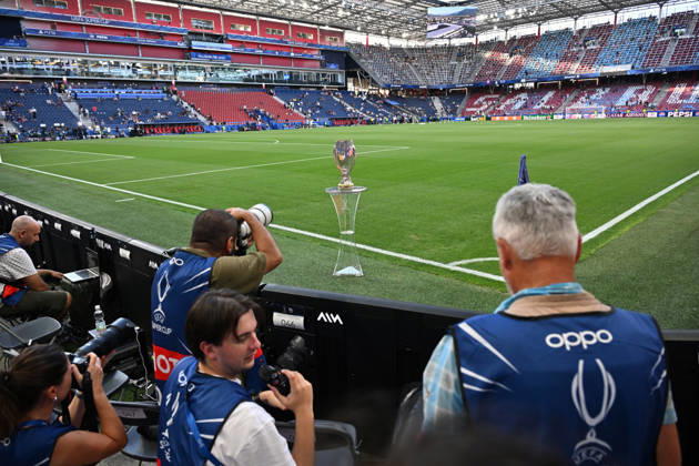 Paris Saint-Germain v Aston Villa - UEFA Super Cup SALZBURG, AUSTRIA - AUGUST 12: The UEFA Super Cup trophy is displayed at Salzburg Stadium ahead of the UEFA Super Cup match between Paris Saint-Germain and Aston Villa in Salzburg, Austria, on August 12, 2026. Isa Terli Anadolu Salzburg Austria. Editorial use only. Please get in touch for any other usage. Copyright: x2026xAnadoluxIsaxTerlix