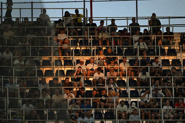 Paris Saint-Germain v Aston Villa - UEFA Super Cup SALZBURG, AUSTRIA - AUGUST 12: Fans are seen at tribune as some wearing protective solar viewing glasses to observe the partial solar eclipse ahead of the UEFA Super Cup match between Paris Saint-Germain and Aston Villa in Salzburg, Austria, on August 12, 2026. Harun Ozalp Anadolu Salzburg Austria. Editorial use only. Please get in touch for any other usage. Copyright: x2026xAnadoluxHarunxOzalpx