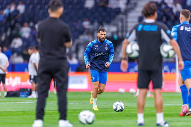 Al Hilal v Al Faisaly: Saudi Pro League RIYADH, SAUDI ARABIA - AUGUST 14: Karim Benzema of team Al Hilal FC warms up during the Saudi Pro League game between Al Hilal and Al Faisaly at Kingdom Arena on August 14, 2026 in Riyadh, Saudi Arabia. (Photo by Abdullah Ahmed IMAGO) Riyadh Kingdom Arena Saudi Arabia Copyright: xAbdullahxAhmedx
