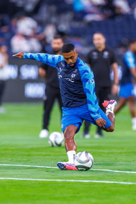Al Hilal v Al Faisaly: Saudi Pro League RIYADH, SAUDI ARABIA - AUGUST 14: Malcom of team Al Hilal FC warms up during the Saudi Pro League game between Al Hilal and Al Faisaly at Kingdom Arena on August 14, 2026 in Riyadh, Saudi Arabia. (Photo by Abdullah Ahmed IMAGO) Riyadh Kingdom Arena Saudi Arabia Copyright: xAbdullahxAhmedx