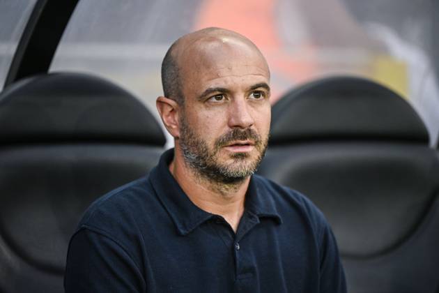 STVV s head coach Frederic De Meyer pictured at the start of a soccer match between Cercle Brugge and STVV, Friday 14 August 2026 in Brugge, on day 2 of the 2026-2027 Jupiler Pro League first division of the Belgian championship. TOM GOYVAERTS TomxGoyvaerts x183380528x