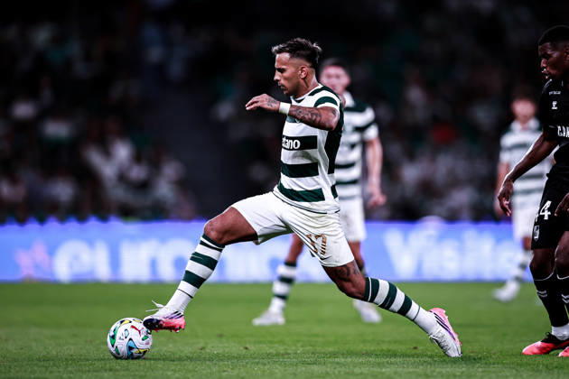 August 14, 2026, Lisboa, Lisboa, Portugal: Rodrigo Zalazar of Sporting CP controls the ball during the primeira liga Portugal Betclic match between Sporting CP and Vitoria at Estadio Jose Alvalade in Lisboa on August 14, 2026 Sporting CP X Vitoria SC - Primeira Liga Portugal - ZUMAg283 20260814_zsp_g283_040 Copyright: xJoaoxGregoriox