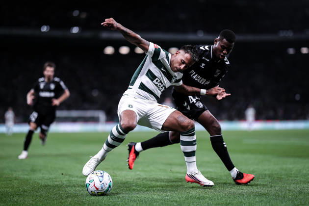August 14, 2026, Lisboa, Lisboa, Portugal: Rodrigo Zalazar of Sporting CP controls the ball during the primeira liga Portugal Betclic match between Sporting CP and Vitoria at Estadio Jose Alvalade in Lisboa on August 14, 2026 Lisboa Portugal - ZUMAg283 20260814_zsp_g283_059 Copyright: xJoaoxGregoriox