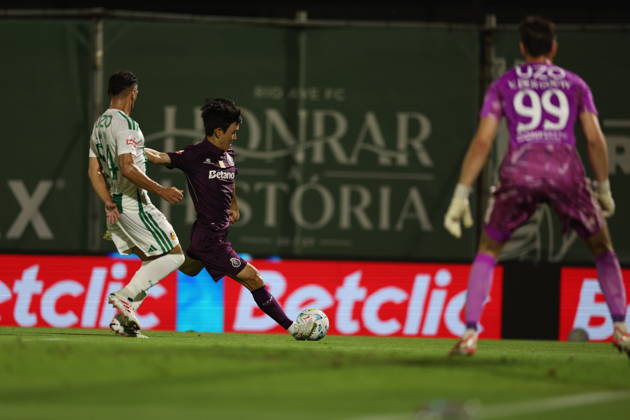 August 15, 2026, Vila Do Conde, Porto, Portugal: VILA DO CONDE, PORTUGAL - AUGUST 15: Hwang In-beom of FC Porto in action during the Liga Portugal Betclic 2026 27 match between Rio Ave and FC Porto at Estadio dos Arcos on August 15, 2026 in Vila do Conde, Portugal. Vila Do Conde Portugal - ZUMAe141 20260815_zsp_e141_059 Copyright: xLuisxEirasx