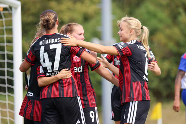 Herzogenaurach, Germany, August 16, 2026: Friendly match between Olympique Lyon Women and Eintracht Frankfurt Women. Pictured from left: Goal scorer Larissa Mühlhaus (SGE) scores the 1–0 goal for Frankfurt. Goal scorer Larissa Mühlhaus (SGE) scores the 1–0 goal for Frankfurt and celebrates with her teammates Copyright: HMBxMedia MadeleinexFantini