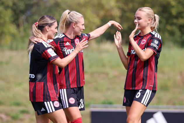 Herzogenaurach, Germany, August 16, 2026: Friendly match between Olympique Lyon Women and Eintracht Frankfurt Women. Pictured, from left: Goal scorer Ereleta Memeti (SGE) scores the goal to make it 2–1 for Frankfurt and celebrates with Rebecka Blomqvist (SGE) and Sofie Lundgaard (SGE). Copyright: HMBxMedia MadeleinexFantini