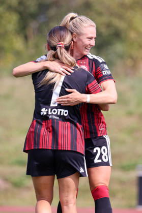 Herzogenaurach, Germany, August 16, 2026 Friendly match: Olympique Lyon Women vs. Eintracht Frankfurt Women. Pictured, from left: Goal scorer Ereleta Memeti (SGE) scores the goal to make it 2–1 for Frankfurt and celebrates with Rebecka Blomqvist (SGE). Copyright: HMBxMedia MadeleinexFantini