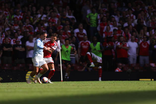 Arsenal v Manchester City, FA Community Shield Jack Grealish (18) of Manchester City tussles with Ben White (4) of Arsenal during the FA Community Shield match between Arsenal and Manchester City at Millenium Stadium, Cardiff, UK on 16 August 2026. Editorial use only DataCo restrictions apply See www.football-dataco.com , Copyright: xNigelxKeenex PSI-24687-0041