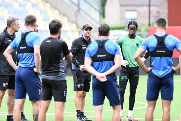 STVV s head coach Frederic De Meyer pictured during a training session of Belgian soccer team Sint-Truidense V.V., Wednesday 19 August 2026 in Sint-Truiden, in preparations of the first leg of the play-off round for the UEFA Europa League league phase, against Cypriot team AC Omonoia Nicosia. JILLxDELSAUX x183761469x